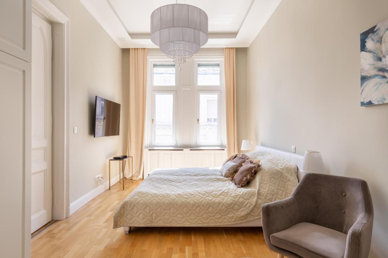Designer Luxury Home In The Jewish Quarter Budapest Exterior photo